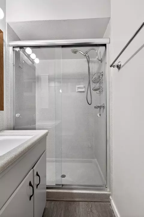 Bath - 2337 Corbin Ln, Lodi, CA 95242 photo 5 of 5
