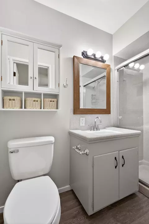 Bath - 2337 Corbin Ln, Lodi, CA 95242 photo 4 of 5