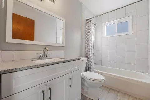 Bath - 2513 Stoneridge Dr, Modesto, CA 95355 photo 1 of 2