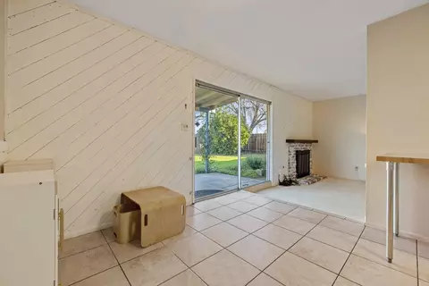 Living - 2513 Stoneridge Dr, Modesto, CA 95355 photo 4 of 4