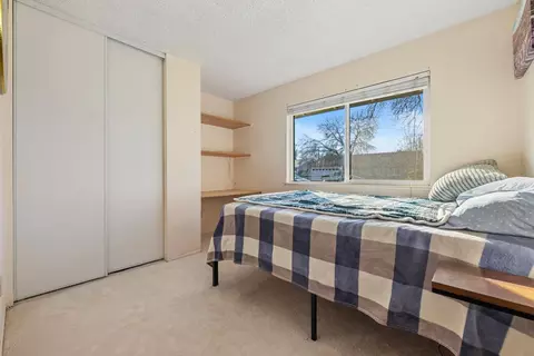Bedroom - 2513 Stoneridge Dr, Modesto, CA 95355 photo 2 of 3
