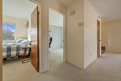 Entry Way - 2513 Stoneridge Dr, Modesto, CA 95355 photo 5 of 8