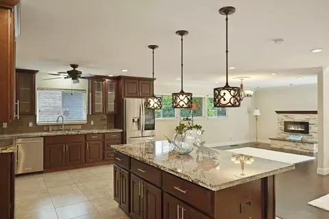 1921 Sherwood Ave, Modesto, CA 95350