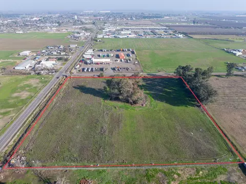 71 Tyler Rd, Merced, CA 95341