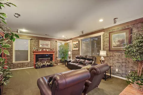 Living - 482 Quail Run Cir, Tracy, CA 95377 photo 4 of 5