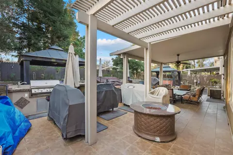 Exterior - 482 Quail Run Cir, Tracy, CA 95377 photo 4 of 9