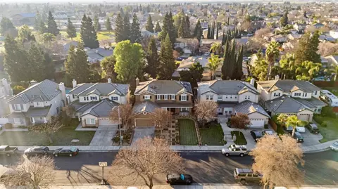 View/Area - 482 Quail Run Cir, Tracy, CA 95377 photo 4 of 8