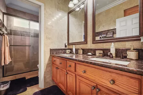 Bath - 482 Quail Run Cir, Tracy, CA 95377 photo 4 of 5