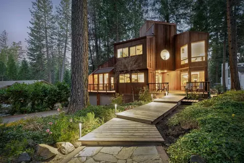 11582 Red Dog Rd, Nevada City, CA 95959