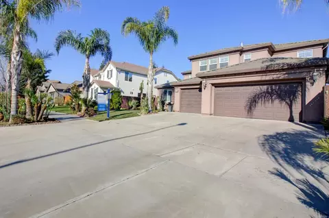 Exterior - 621 Bouma Ln, Ripon, CA 95366 photo 2 of 14