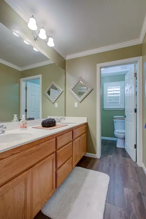 Bath - 621 Bouma Ln, Ripon, CA 95366 photo 2 of 4