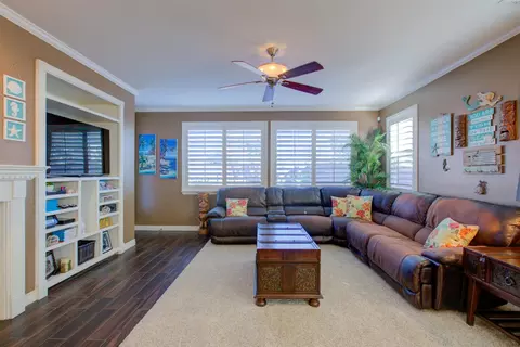 Living - 621 Bouma Ln, Ripon, CA 95366 photo 2 of 5