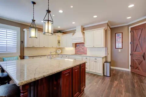 Kitchen - 621 Bouma Ln, Ripon, CA 95366 photo 9 of 13
