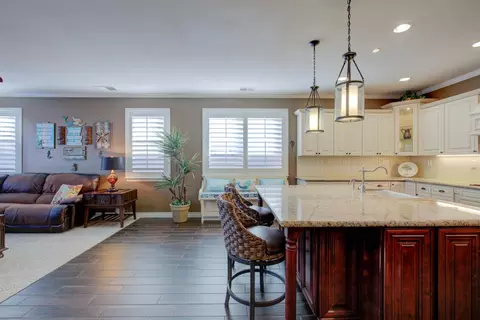 Kitchen - 621 Bouma Ln, Ripon, CA 95366 photo 11 of 13