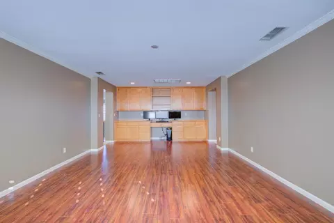 Living - 621 Bouma Ln, Ripon, CA 95366 photo 4 of 5