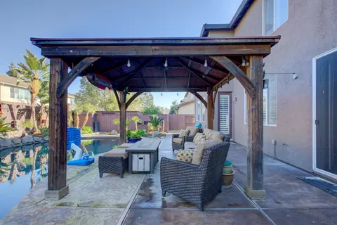 Exterior - 621 Bouma Ln, Ripon, CA 95366 photo 10 of 14