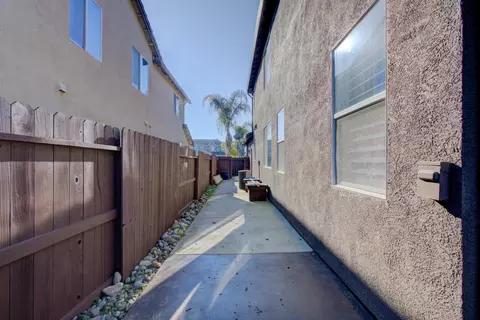 Exterior - 621 Bouma Ln, Ripon, CA 95366 photo 14 of 14