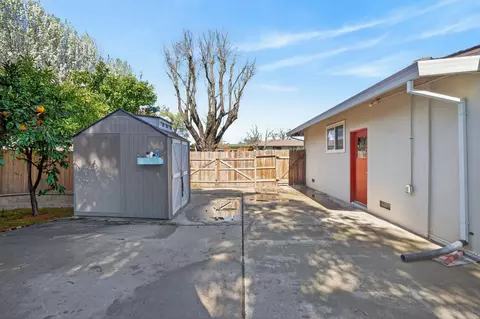 Exterior - 5424 Valhalla Dr, Carmichael, CA 95608 photo 3 of 7