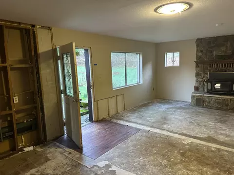 Living - 620 Schroeder Ln, Colfax, CA 95713 photo 3 of 6