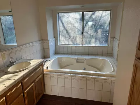 Bath - 620 Schroeder Ln, Colfax, CA 95713 photo 2 of 2