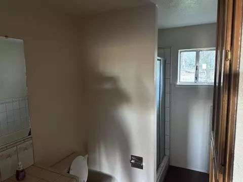 Bath - 620 Schroeder Ln, Colfax, CA 95713 photo 1 of 2