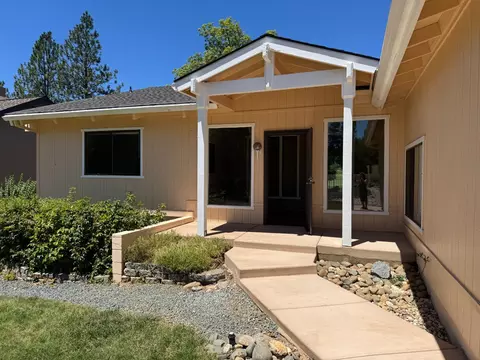 18854 Chickadee Ct, Penn Valley, CA 95946