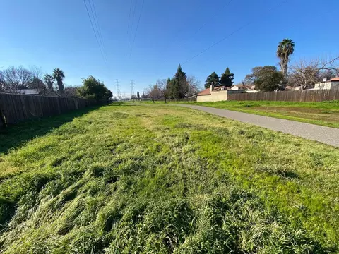 1201 Chateaugay Dr, Modesto, CA 95356 photo 28