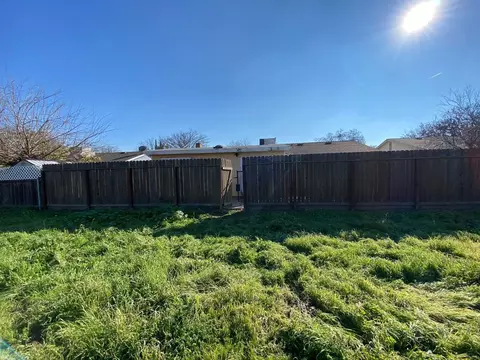 1201 Chateaugay Dr, Modesto, CA 95356 photo 27