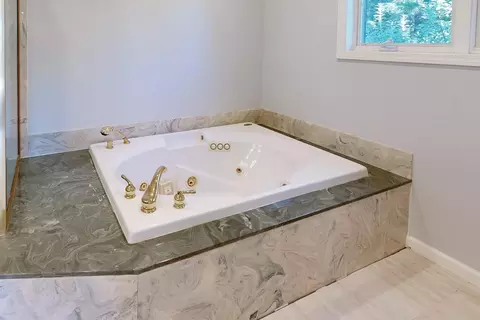 Bath - 10625 Forbestown Rd, Challenge, CA 95925 photo 5 of 8