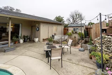 Exterior - 2001 Enslen Ave, Modesto, CA 95350 photo 3 of 5