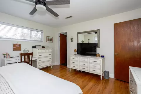 Bedroom - 2001 Enslen Ave, Modesto, CA 95350 photo 2 of 4