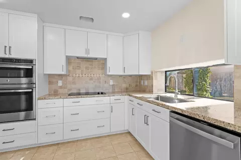 Kitchen - 140 Hillside Pl, Jackson, CA 95642 photo 3 of 5
