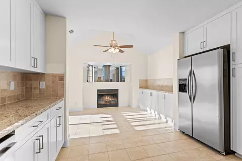 Kitchen - 140 Hillside Pl, Jackson, CA 95642 photo 5 of 5
