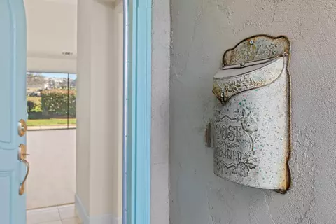 Entry Way - 140 Hillside Pl, Jackson, CA 95642 photo 2 of 4