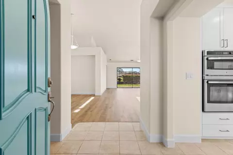 Entry Way - 140 Hillside Pl, Jackson, CA 95642 photo 3 of 4