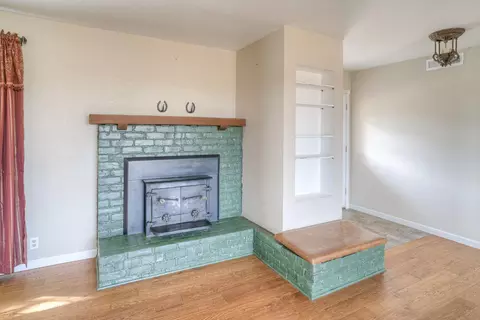 Living - 5463 Hankins Rd, Williams, CA 95987 photo 2 of 11