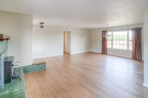 Living - 5463 Hankins Rd, Williams, CA 95987 photo 5 of 11