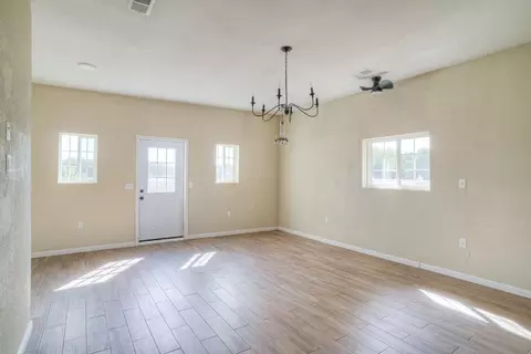 Living - 5463 Hankins Rd, Williams, CA 95987 photo 9 of 11