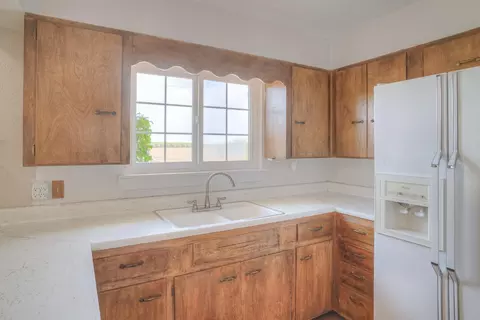 Kitchen - 5463 Hankins Rd, Williams, CA 95987 photo 2 of 3