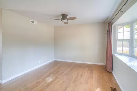 Living - 5463 Hankins Rd, Williams, CA 95987 photo 4 of 11