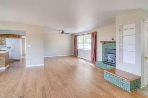 Living - 5463 Hankins Rd, Williams, CA 95987 photo 3 of 11