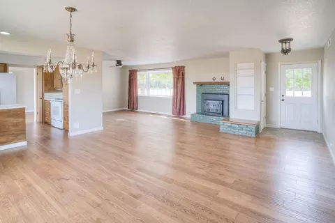 Living - 5463 Hankins Rd, Williams, CA 95987 photo 1 of 11