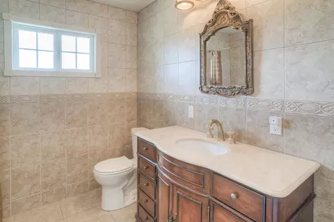 Bath - 5463 Hankins Rd, Williams, CA 95987 photo 1 of 4