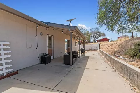 Exterior - 1415 Papoose Dr, Copperopolis, CA 95228 photo 5 of 9