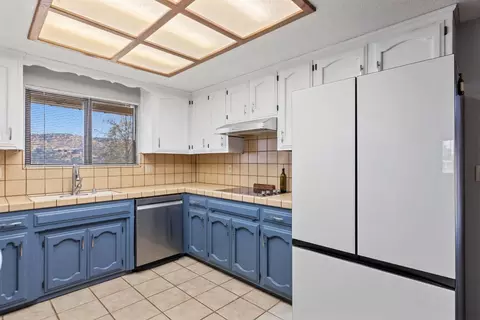 Kitchen - 1415 Papoose Dr, Copperopolis, CA 95228 photo 2 of 3