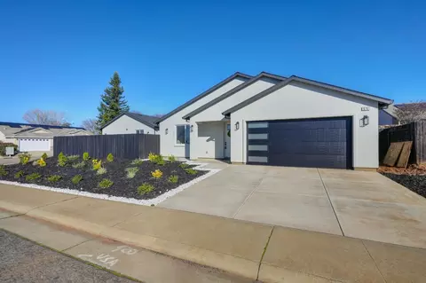 675 Oakshire Dr, Ione, CA 95640