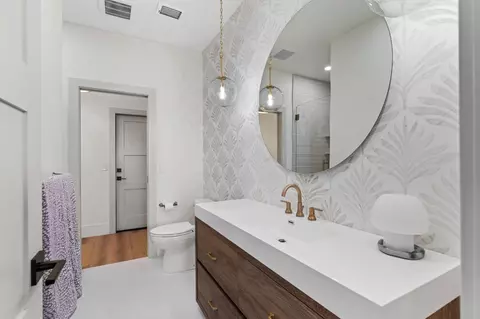 Bath - 223 Spring Ln, Newcastle, CA 95658 photo 7 of 9