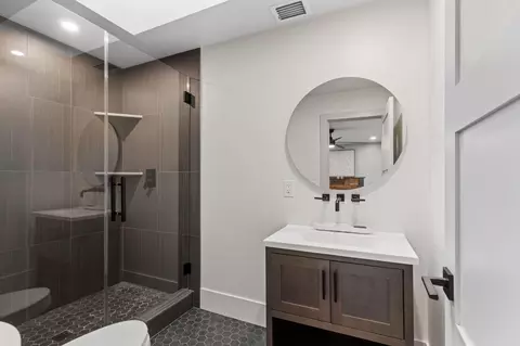Bath - 223 Spring Ln, Newcastle, CA 95658 photo 8 of 9