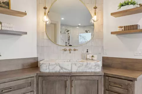 Bath - 223 Spring Ln, Newcastle, CA 95658 photo 5 of 9