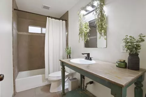 Bath - 32 S Corinth Ave, Lodi, CA 95242 photo 1 of 1